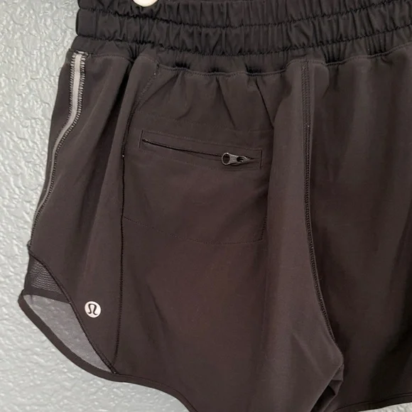 Women's Black Lululemon Athletica Shorts size 6 - Picture 5 of 11